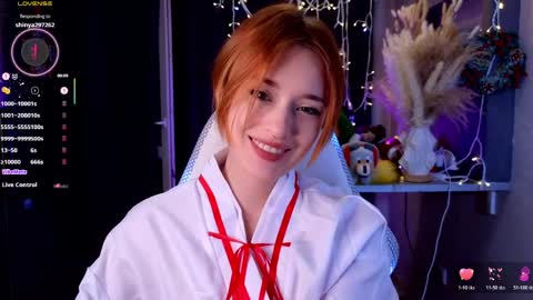 Ella online show from April 5, 7:00 pm