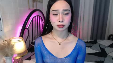 hoelymolly online show from May 20, 6:36 pm