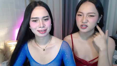 hoelymolly online show from May 24, 7:20 pm