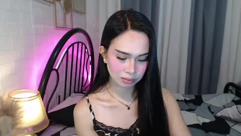 hoelymolly online show from May 30, 2:10 am