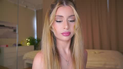 Moni Monica online show from March 29, 8:38 am