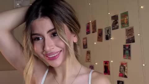 Moni Monica online show from October 18, 8:51 am