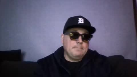 holden_minutz online show from March 4, 8:11 am