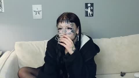 Just Lina online show from February 5, 7:10 pm