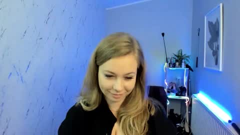 Holly online show from September 29, 5:12 pm