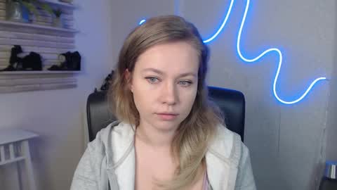 Holly online show from March 6, 12:54 am