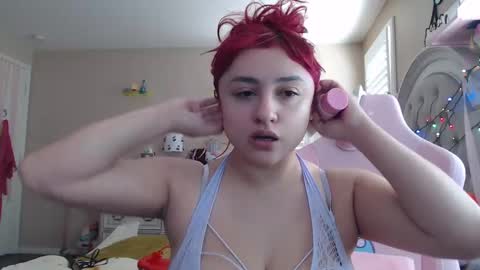 Holly Kitty online show from March 4, 7:11 pm