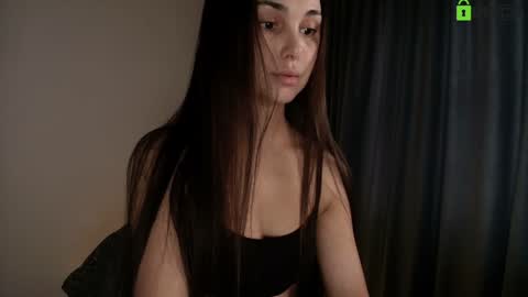 hollyextra online show from February 19, 11:42 am