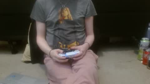 Holly Hawkes online show from October 2, 2:21 am