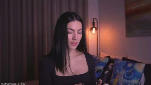 Holly Linder online show from April 19, 3:40 am