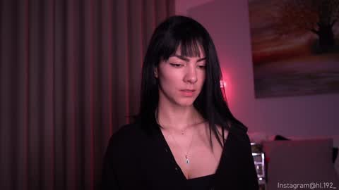 Holly Linder online show from January 29, 2:30 am