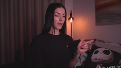 Holly Linder online show from October 15, 2:26 am