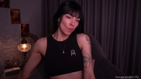 Holly Linder online show from February 5, 4:48 am