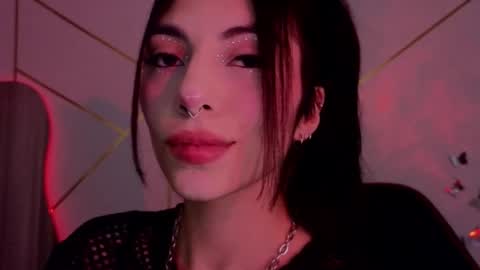 holly online show from November 26, 3:59 am