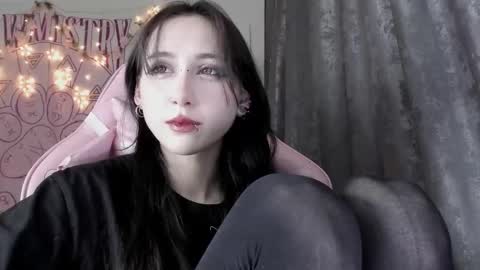 Ho Lee Sheet online show from October 21, 7:28 pm