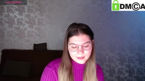 Snapshot of holy_michela chatting on March 4, 5:32 am Welcome guys  Pleasure to see you all here  My name is MichaelaTip menu is active Private is open  online show from March 4, 5:32 am