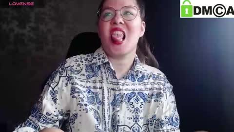 Snapshot of holy_michela chatting on October 14, 6:38 am Welcome guys  Pleasure to see you all here  My name is MichaelaTip menu is active Private is open  online show from October 14, 6:38 am