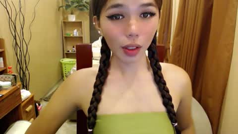 MOLLY online show from May 22, 3:46 am