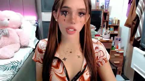 Snapshot of holy_molly1 chatting on October 31, 4:07 pm MOLLY online show from October 31, 4:07 pm