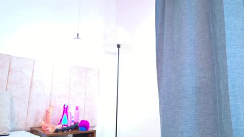 Ariana Mora online show from June 23, 12:55 pm