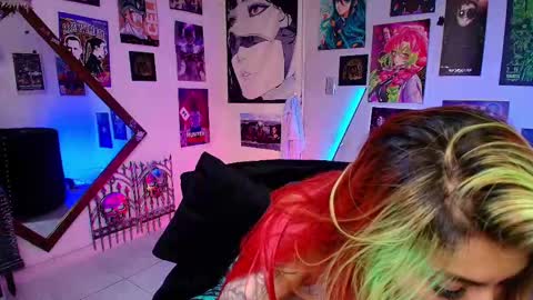   online show from February 9, 7:52 pm