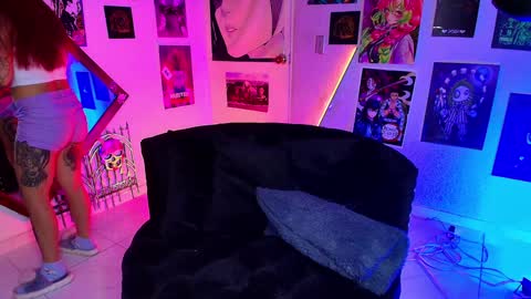   online show from February 1, 11:48 pm