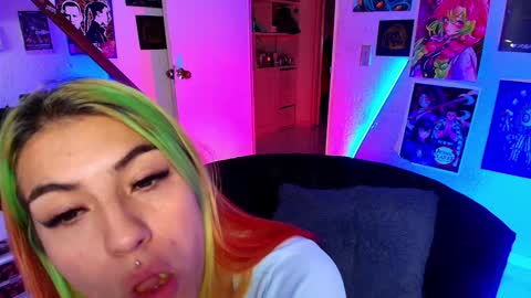   online show from February 5, 11:06 pm