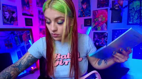   online show from December 6, 9:29 pm