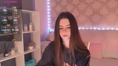 Mia online show from March 3, 3:24 am