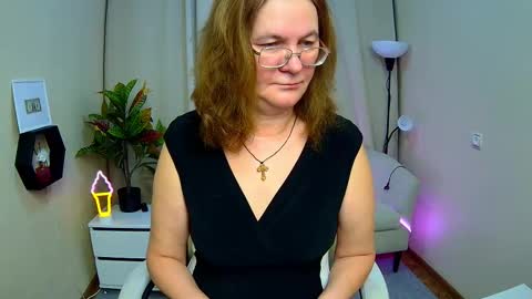 holymilfa online show from February 28, 1:37 pm