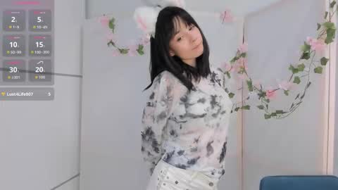 May online show from October 1, 10:52 pm