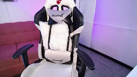 honey_as online show from July 3, 8:35 pm