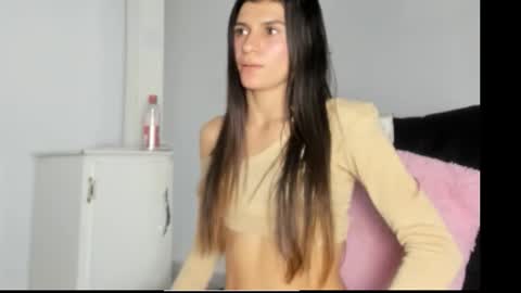 Snapshot of honey_darcy chatting on October 22, 4:48 am honey_darcy online show from October 22, 4:48 am