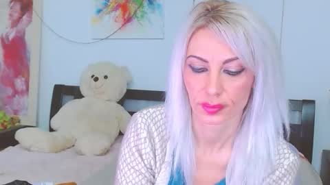 honey_lara online show from February 14, 2:25 am