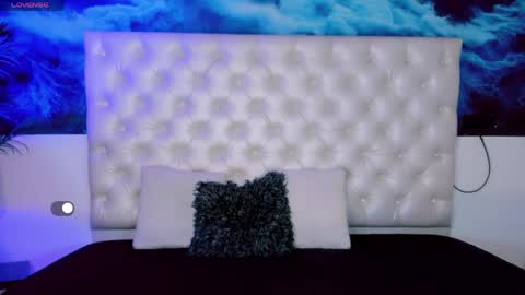 honey_moontsts online show from May 21, 12:01 pm