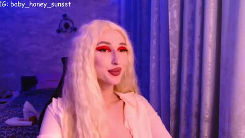 honey_sunset online show from February 20, 6:10 pm