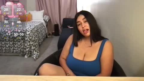 Tia online show from October 2, 7:23 pm