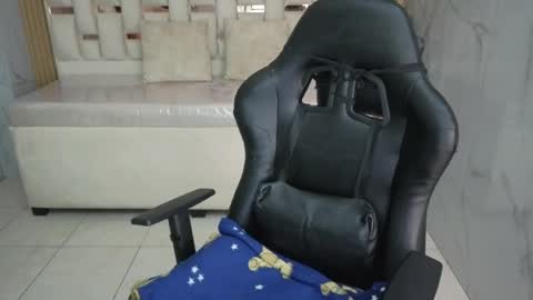 HONEY  online show from April 29, 1:38 pm