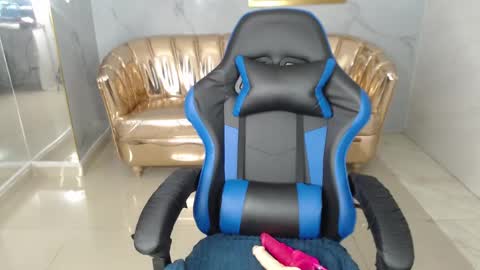 Snapshot of honey_torres_sub chatting on March 10, 1:00 pm HONEY online show from March 10, 1:00 pm