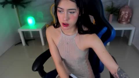 Snapshot of honey_torres_sub chatting on October 13, 1:35 pm HONEY online show from October 13, 1:35 pm