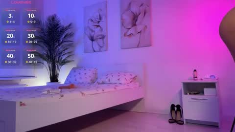 Mia online show from February 24, 4:37 am