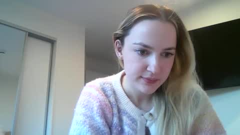 honeyblakex online show from June 9, 4:23 am