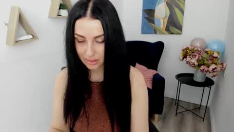 Jacqueline online show from June 10, 5:07 am