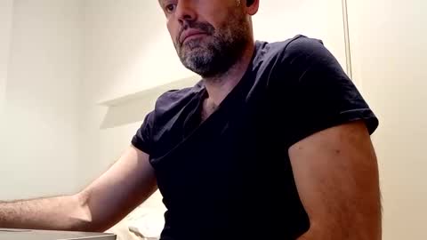 Snapshot of honeydaddyforyou chatting on March 6, 3:24 am honeydaddyforyou online show from March 6, 3:24 am