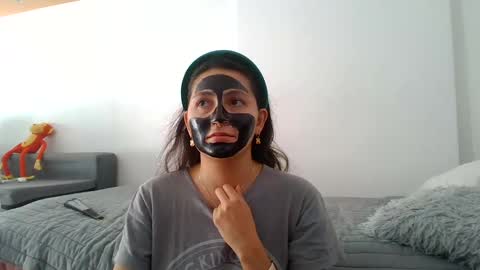 Snapshot of honeymoon1212 chatting on February 7, 7:49 pm Mila K online show from February 7, 7:49 pm