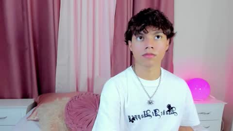 honeymoon_sariel online show from December 18, 8:15 pm