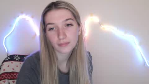 honeyveil online show from May 22, 12:34 pm