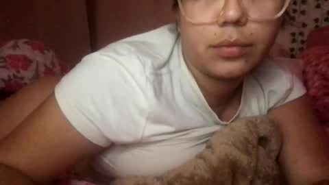 Snapshot of honeyy_89 chatting on October 21, 3:33 am honeyyy89 online show from October 21, 3:33 am