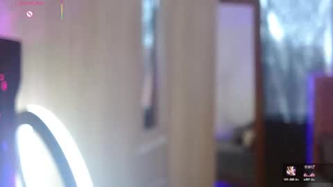 Hoollly Jones online show from September 18, 4:33 pm