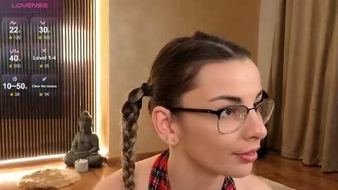 Chloe online show from May 30, 2:10 am
